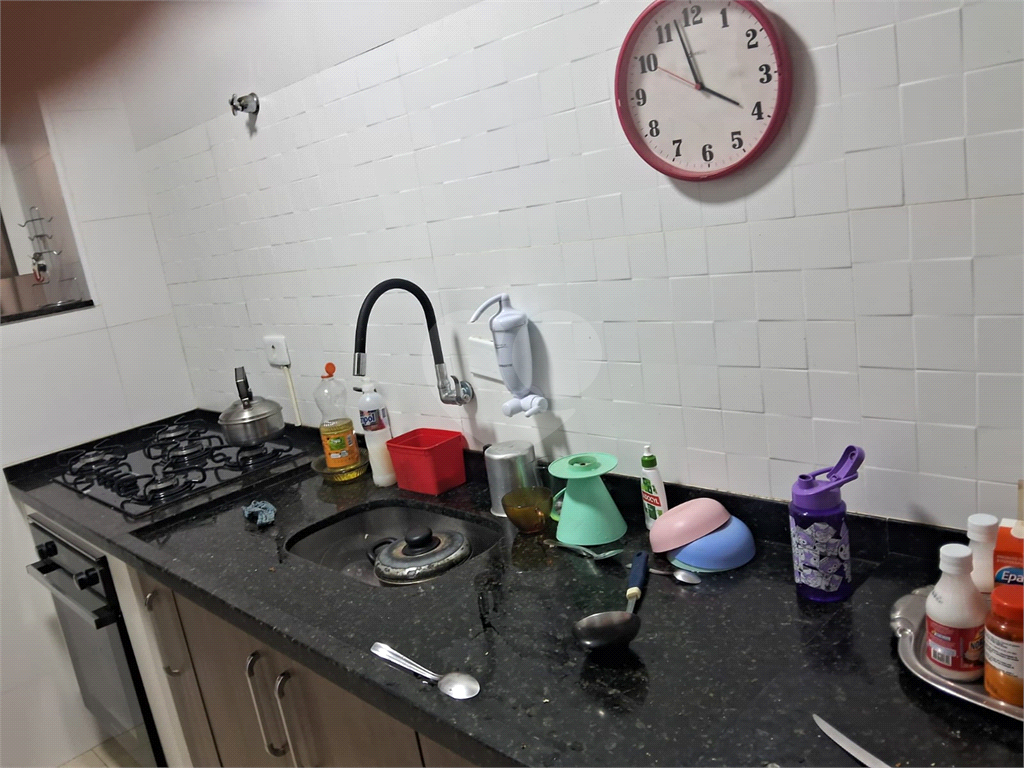 Apartamento reformado com 75m² à venda na Av. Ultramarino