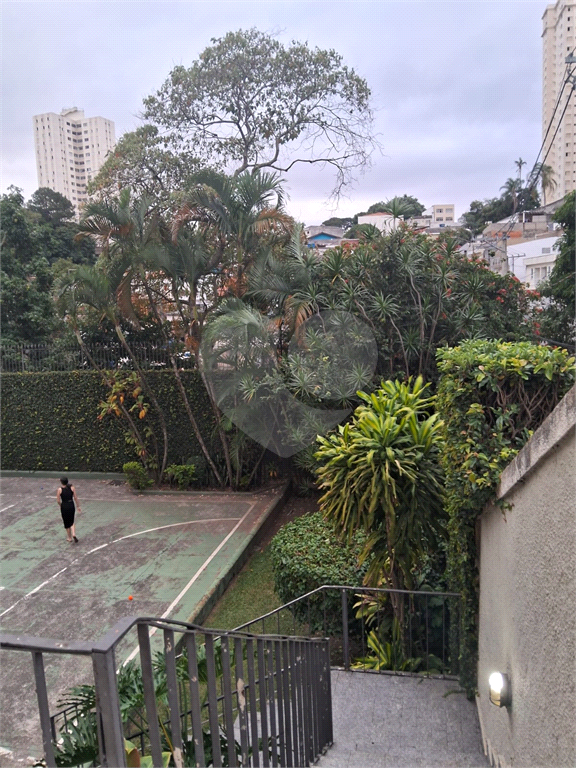 Apartamento reformado com 75m² à venda na Av. Ultramarino