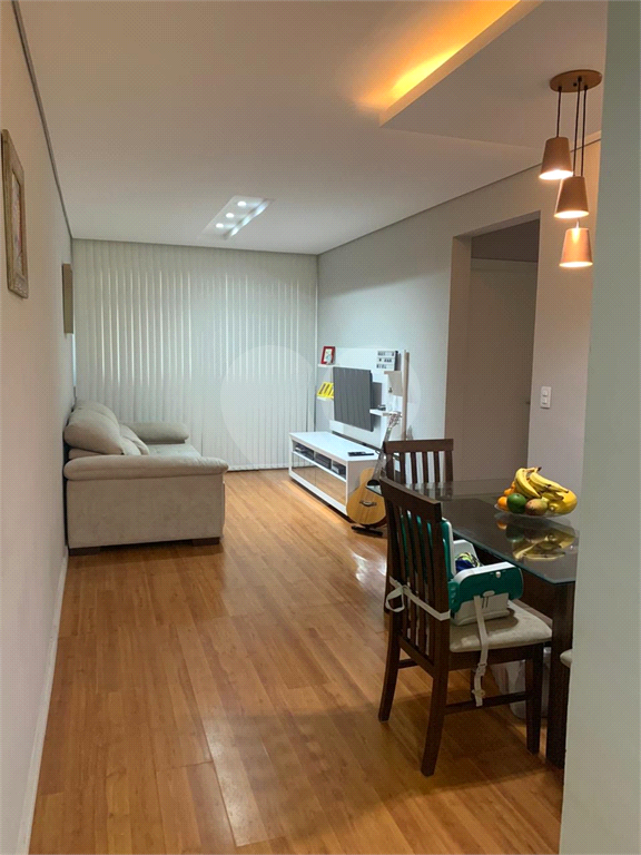 Apartamento reformado com 75m² à venda na Av. Ultramarino