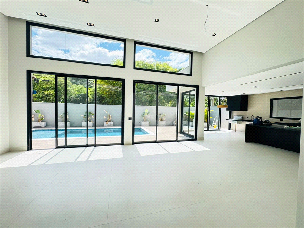 Casa exuberante, alto padrão, pé direito alto, 3 suites, totalmente terrea - piscina - 4 vagas - City América - SP