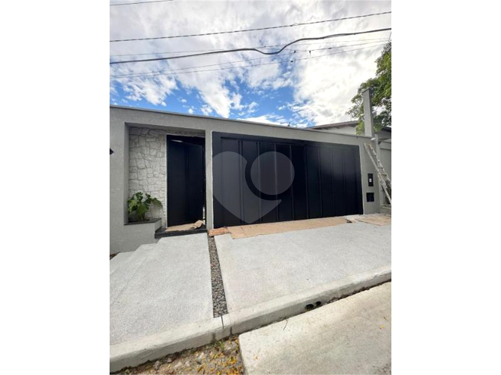 Casa exuberante, alto padrão, pé direito alto, 3 suites, totalmente terrea - piscina - 4 vagas - City América - SP