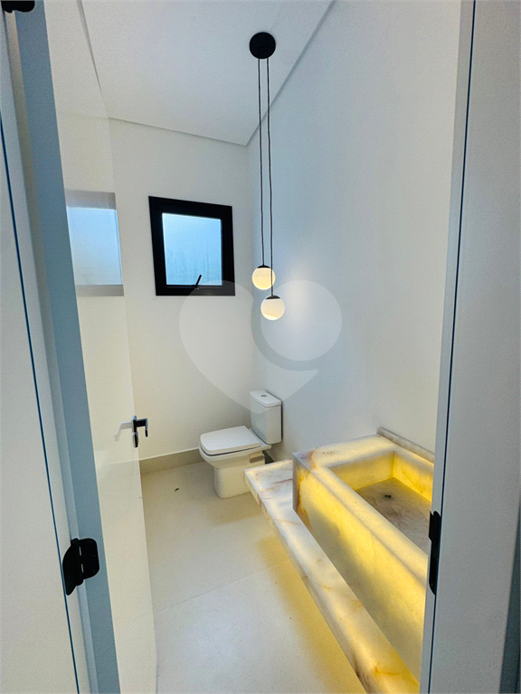 Casa exuberante, alto padrão, pé direito alto, 3 suites, totalmente terrea - piscina - 4 vagas - City América - SP