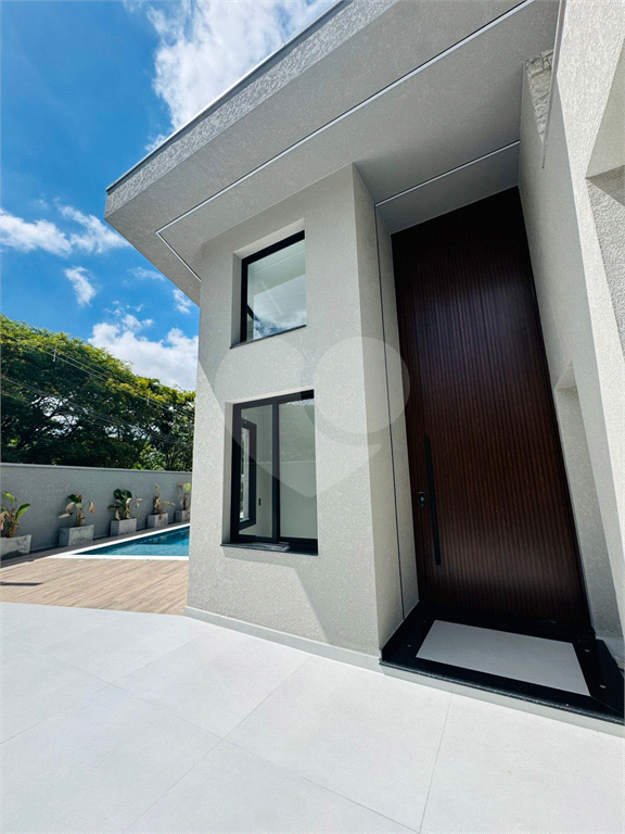 Casa exuberante, alto padrão, pé direito alto, 3 suites, totalmente terrea - piscina - 4 vagas - City América - SP