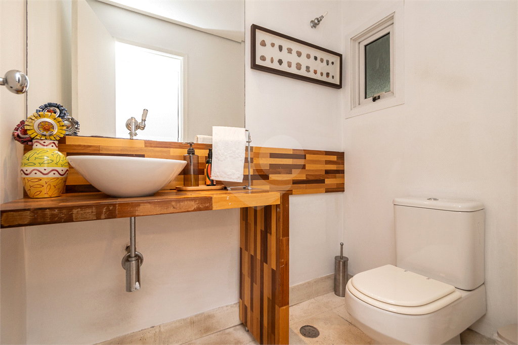 Casa para alugar em Alto de Pinheiros 