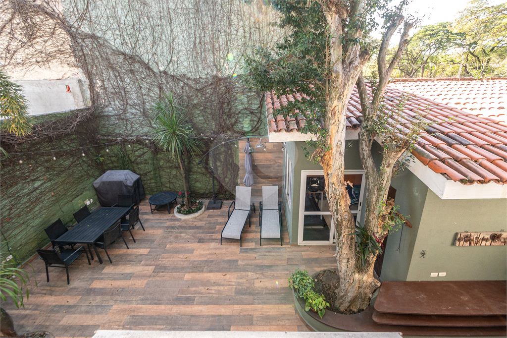 Casa para alugar em Alto de Pinheiros 