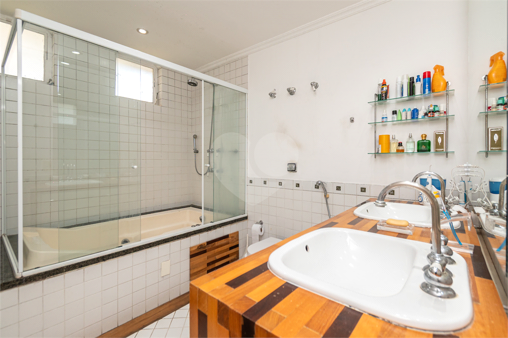 Casa para alugar em Alto de Pinheiros 