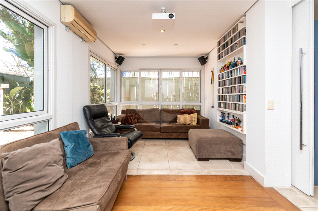 Casa para alugar em Alto de Pinheiros 