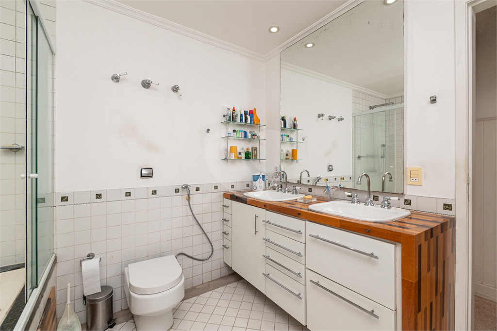 Casa para alugar em Alto de Pinheiros 