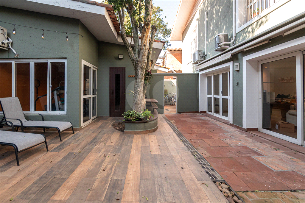Casa para alugar em Alto de Pinheiros 
