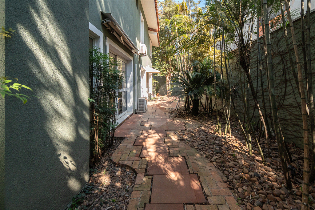 Casa para alugar em Alto de Pinheiros 
