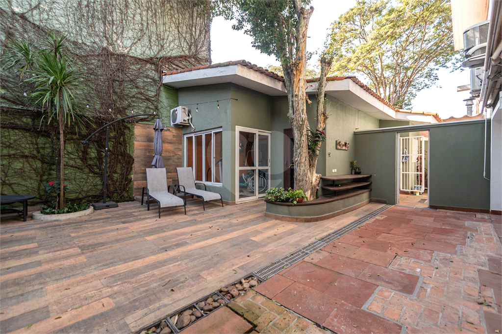 Casa para alugar em Alto de Pinheiros 