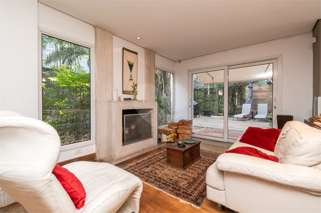Casa para alugar em Alto de Pinheiros 