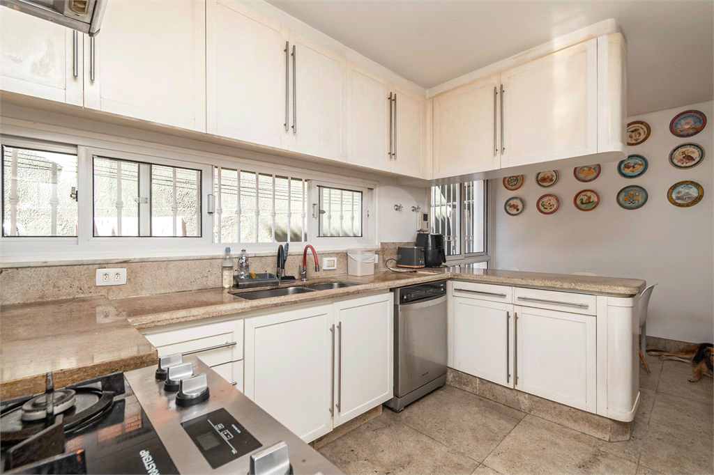 Casa para alugar em Alto de Pinheiros 