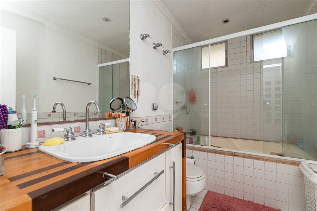 Casa para alugar em Alto de Pinheiros 