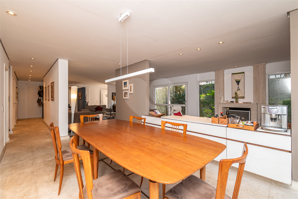 Casa para alugar em Alto de Pinheiros 