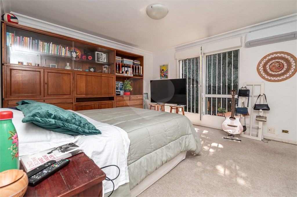 Casa para alugar em Alto de Pinheiros 
