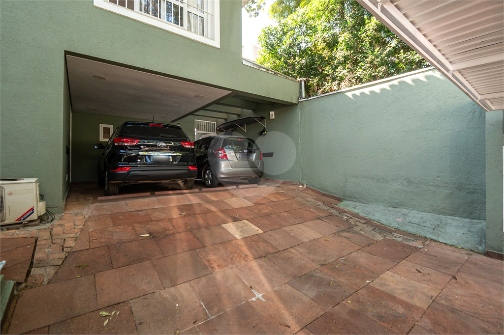 Casa para alugar em Alto de Pinheiros 