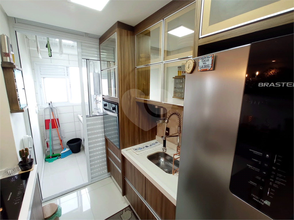 Apartamento mobiliado e decorado com 2 quartos, sala, cozinha, banheiro e 1 vaga na Lapa, São Paulo
