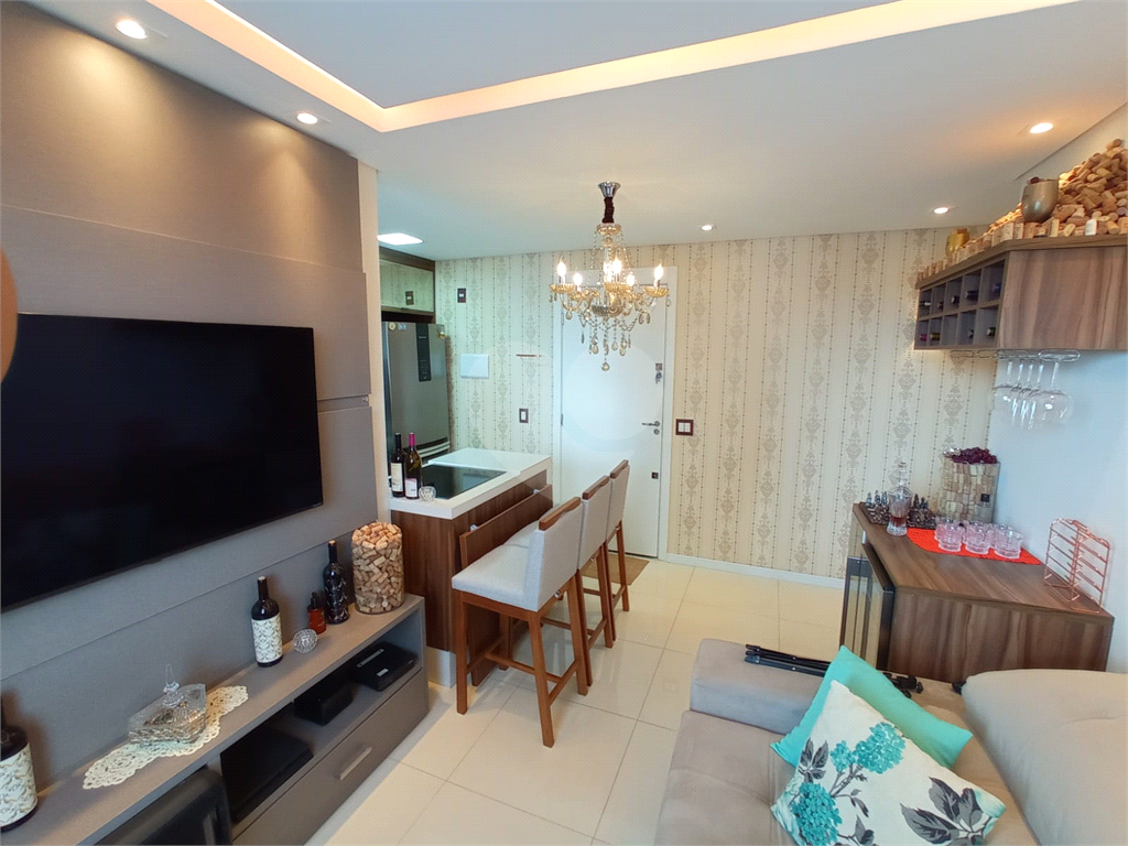 Apartamento mobiliado e decorado com 2 quartos, sala, cozinha, banheiro e 1 vaga na Lapa, São Paulo