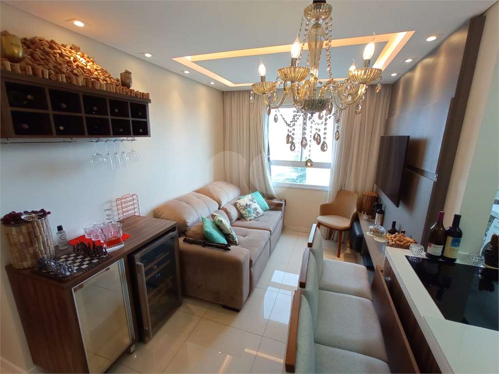 Apartamento mobiliado e decorado com 2 quartos, sala, cozinha, banheiro e 1 vaga na Lapa, São Paulo