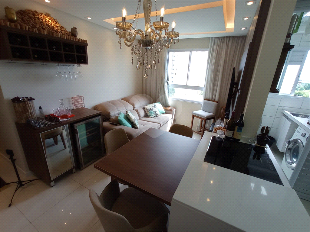 Apartamento mobiliado e decorado com 2 quartos, sala, cozinha, banheiro e 1 vaga na Lapa, São Paulo