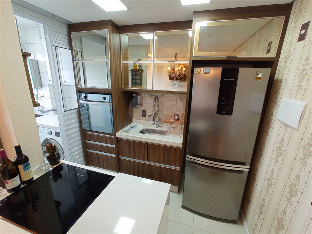 Apartamento mobiliado e decorado com 2 quartos, sala, cozinha, banheiro e 1 vaga na Lapa, São Paulo