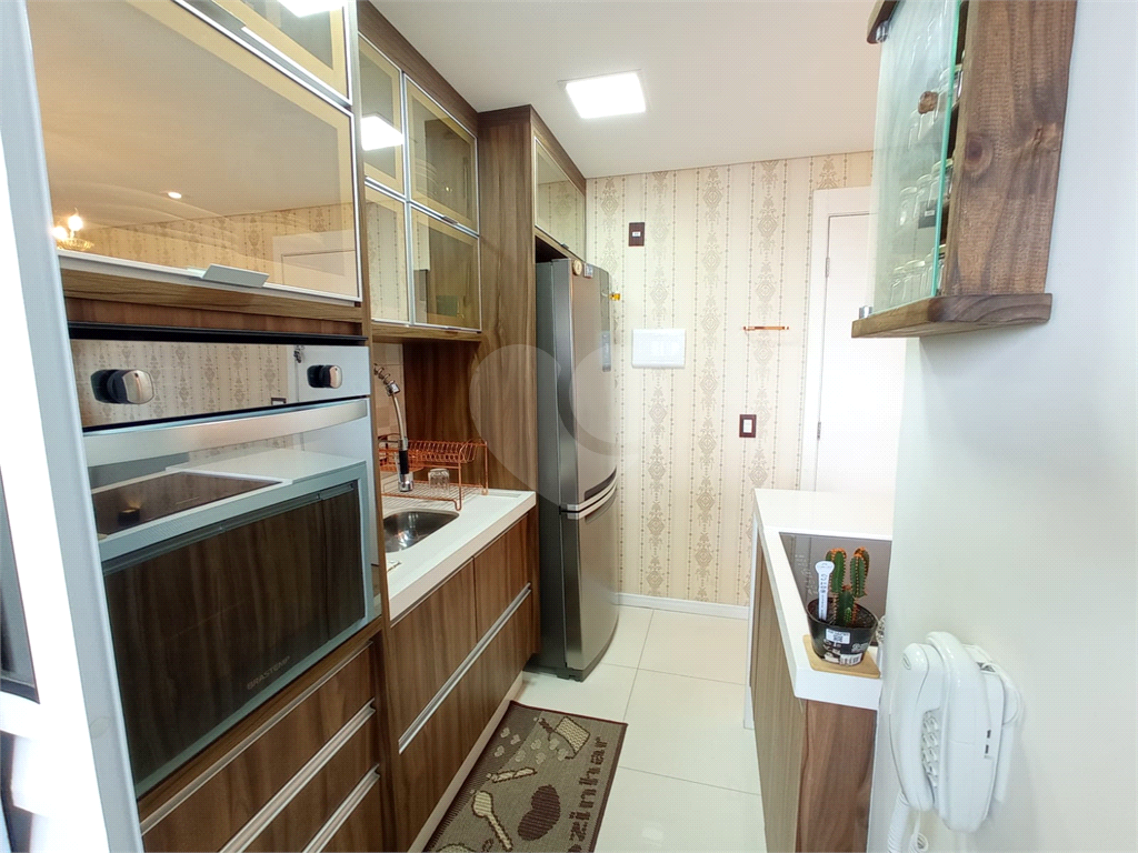 Apartamento mobiliado e decorado com 2 quartos, sala, cozinha, banheiro e 1 vaga na Lapa, São Paulo