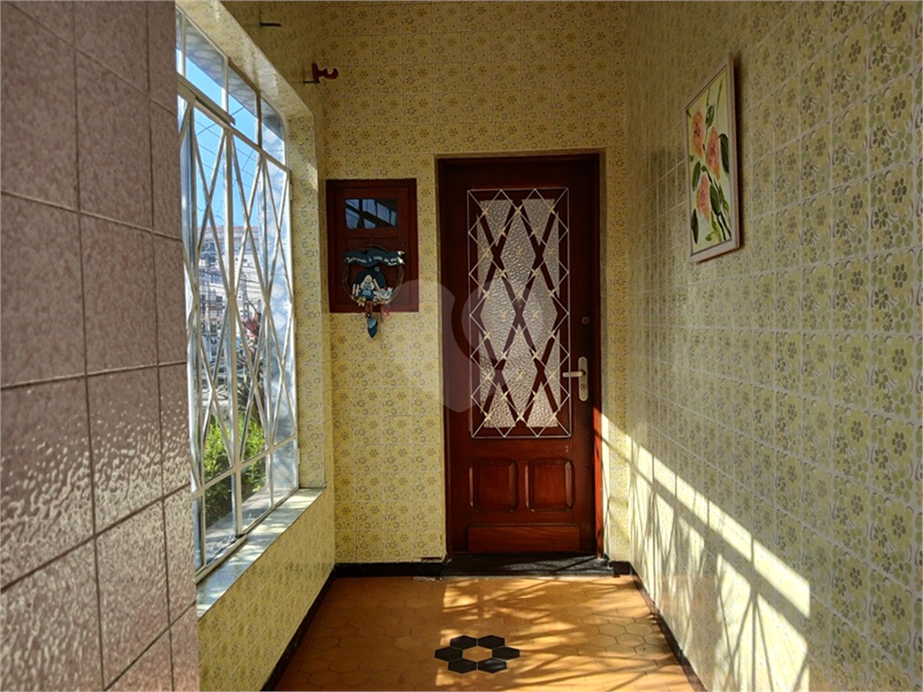 Casa à venda com excelente potencial comercial em localização estratégica!