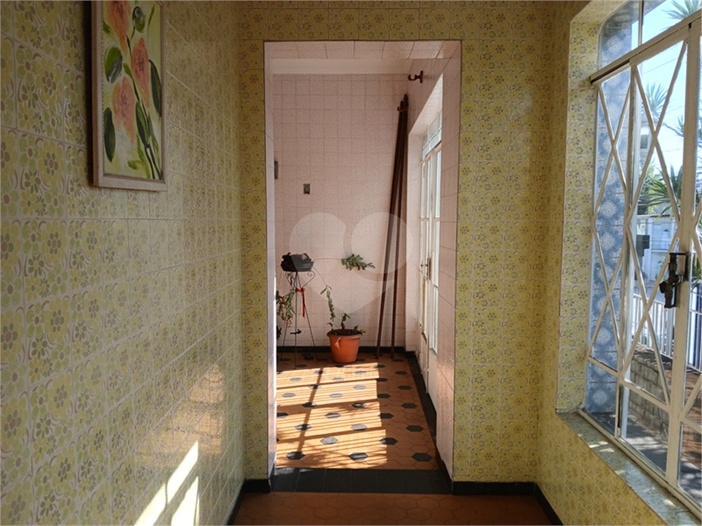 Casa à venda com excelente potencial comercial em localização estratégica!