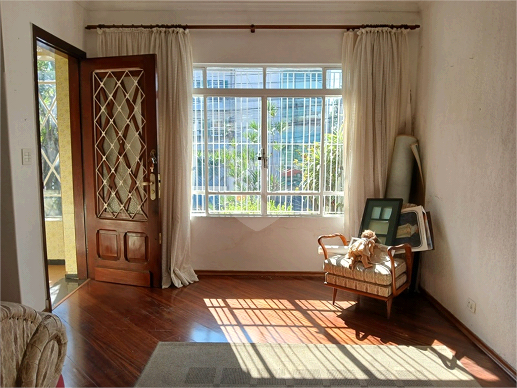 Casa à venda com excelente potencial comercial em localização estratégica!