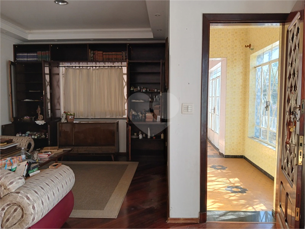 Casa à venda com excelente potencial comercial em localização estratégica!