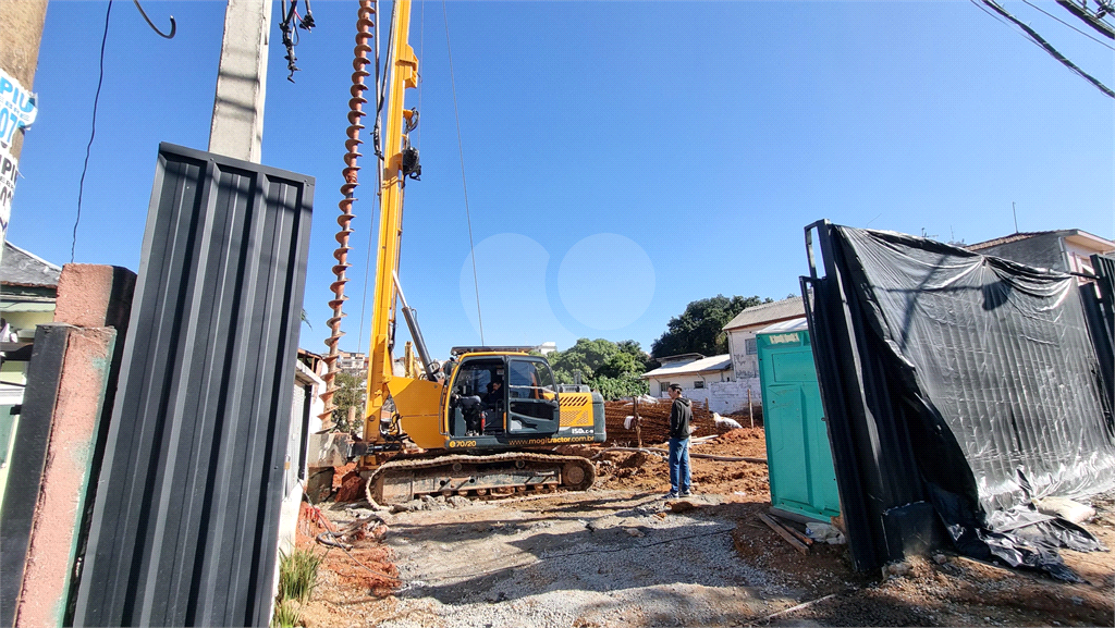 Terreno perto do metrô Tucuruvi com 886m² e área total de 2.656m²