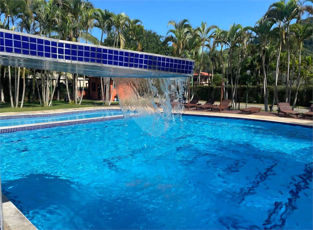 FLAT COM 2 QUARTOS E 2 BANHEIROS, SENDO 1 SUÍTE - MARESIAS