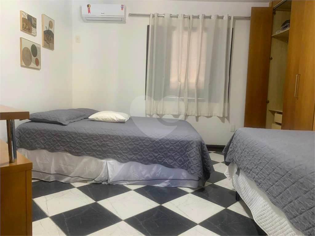 FLAT COM 2 QUARTOS E 2 BANHEIROS, SENDO 1 SUÍTE - MARESIAS