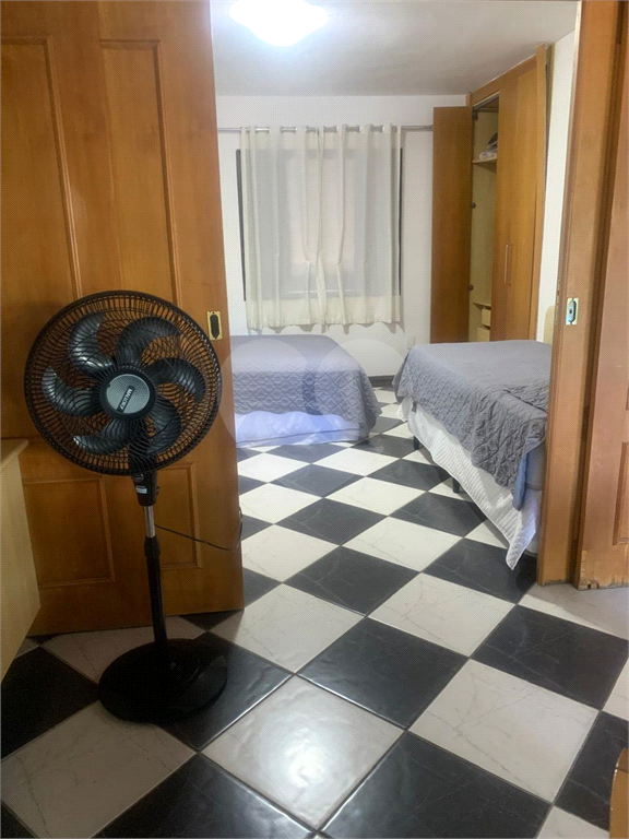 FLAT COM 2 QUARTOS E 2 BANHEIROS, SENDO 1 SUÍTE - MARESIAS