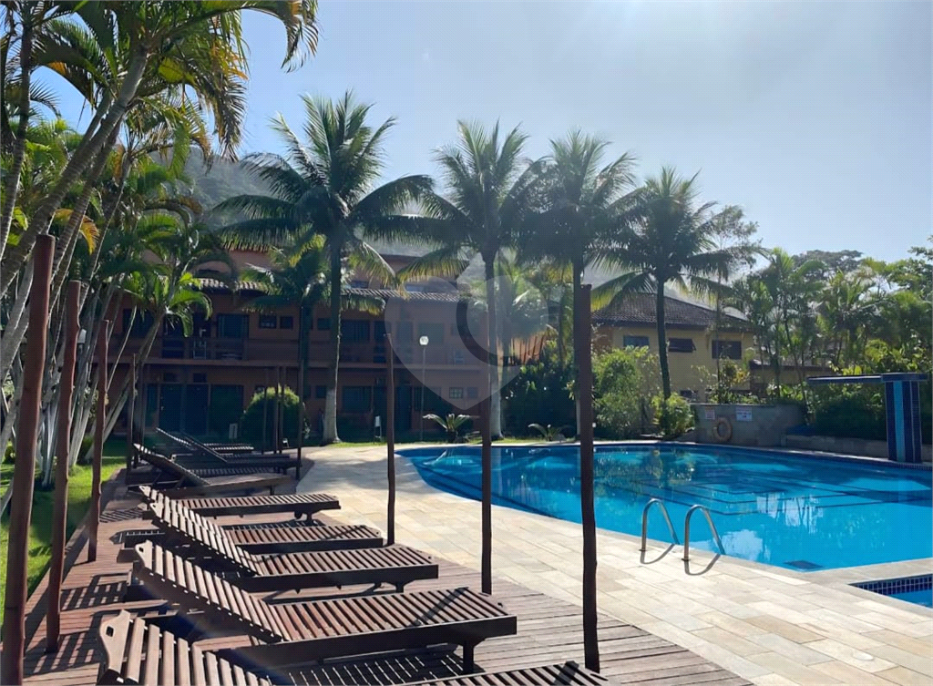 FLAT COM 2 QUARTOS E 2 BANHEIROS, SENDO 1 SUÍTE - MARESIAS