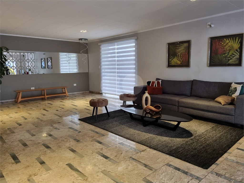 APARTAMENTO em PERDIZES