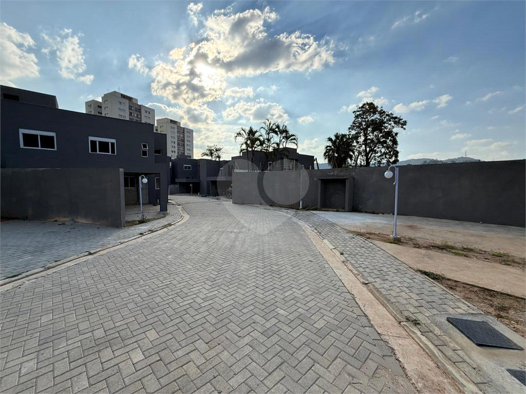 Casa em Condomínio Residencial em TREMEMBÉ com 320 m²