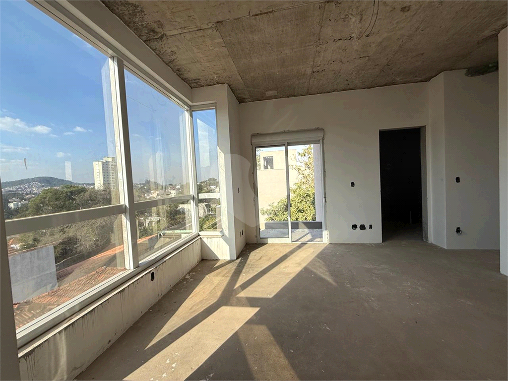 Casa em Condomínio Residencial em TREMEMBÉ com 320 m²
