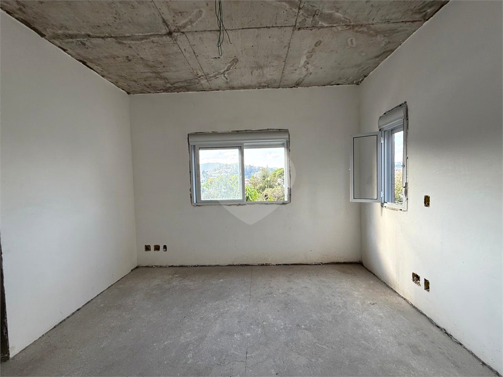 Casa em Condomínio Residencial em TREMEMBÉ com 320 m²