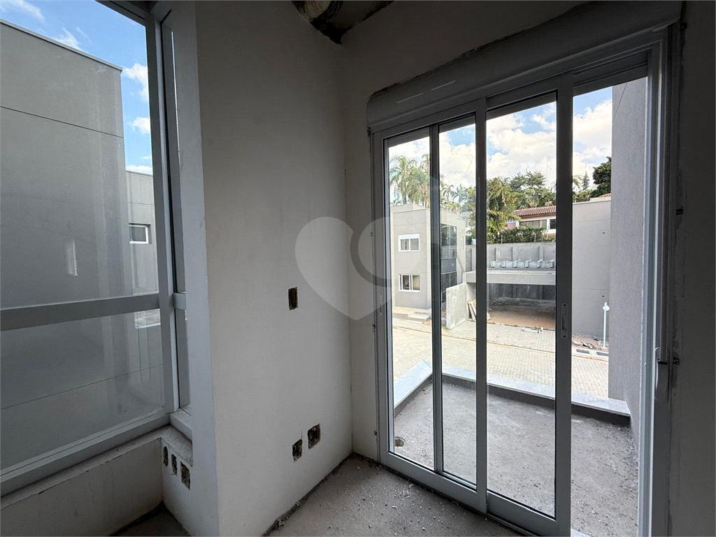 Casa em Condomínio Residencial em TREMEMBÉ com 320 m²