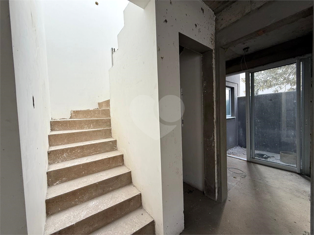 Casa em Condomínio Residencial em TREMEMBÉ com 320 m²