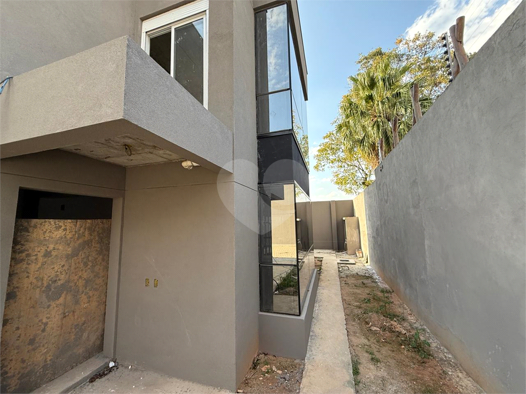 Casa em Condomínio Residencial em TREMEMBÉ com 320 m²