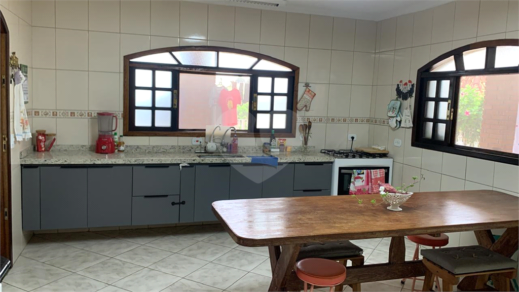 Chácara com 3 Suítes, Piscina, Campo e Lazer Completo – Santa Isabel (Cachoeira) – 1.000 m²