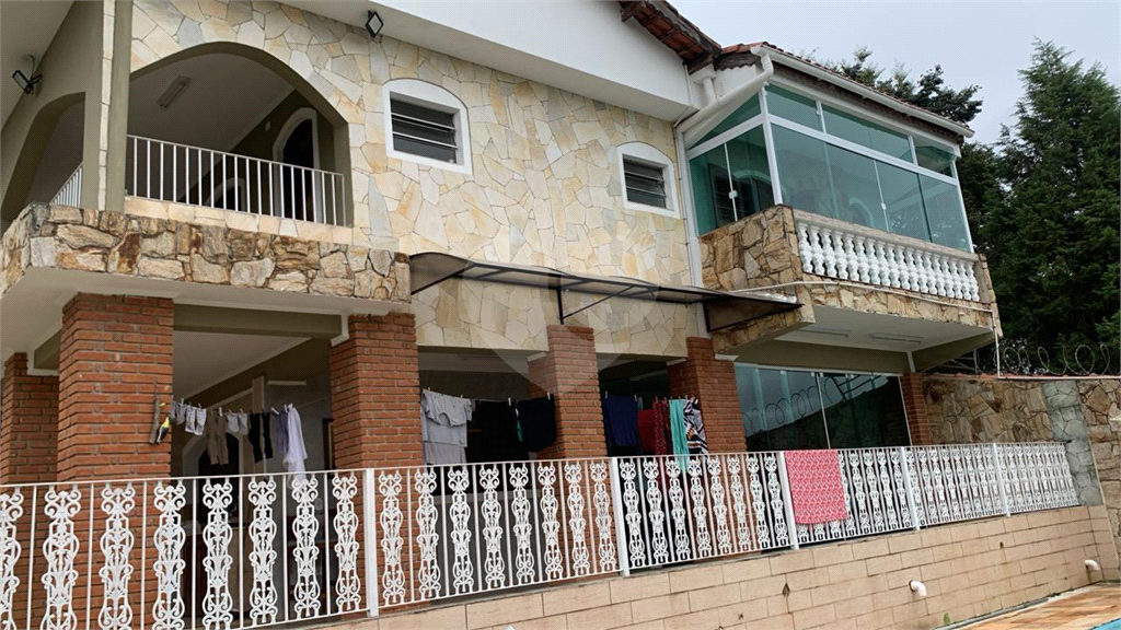 Chácara com 3 Suítes, Piscina, Campo e Lazer Completo – Santa Isabel (Cachoeira) – 1.000 m²
