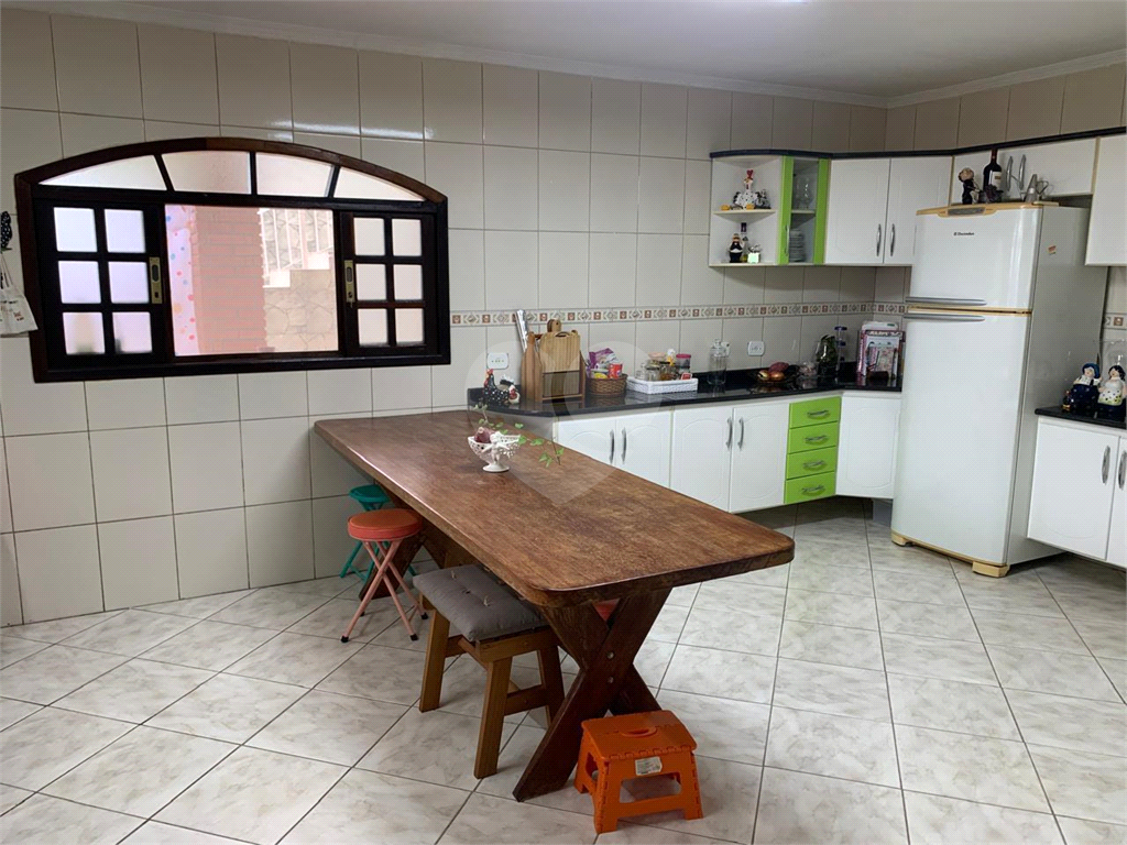 Chácara com 3 Suítes, Piscina, Campo e Lazer Completo – Santa Isabel (Cachoeira) – 1.000 m²