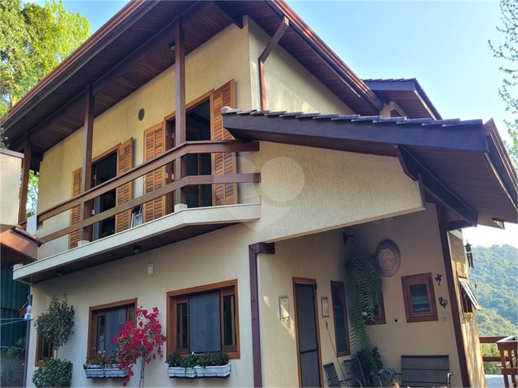 Casa de Condomínio à venda com 4 quartos, 344m² - Foto 4