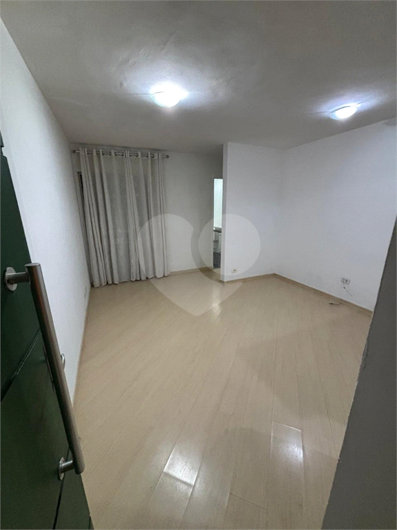 Apartamento à venda com 3 quartos, 60m² - Foto 20
