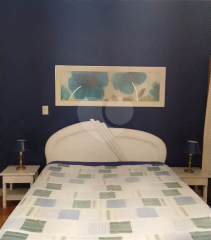 Apartamento Reformado à Venda – Localização Privilegiada!