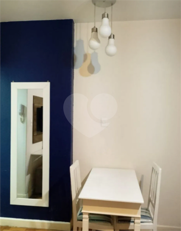 Apartamento Reformado à Venda – Localização Privilegiada!